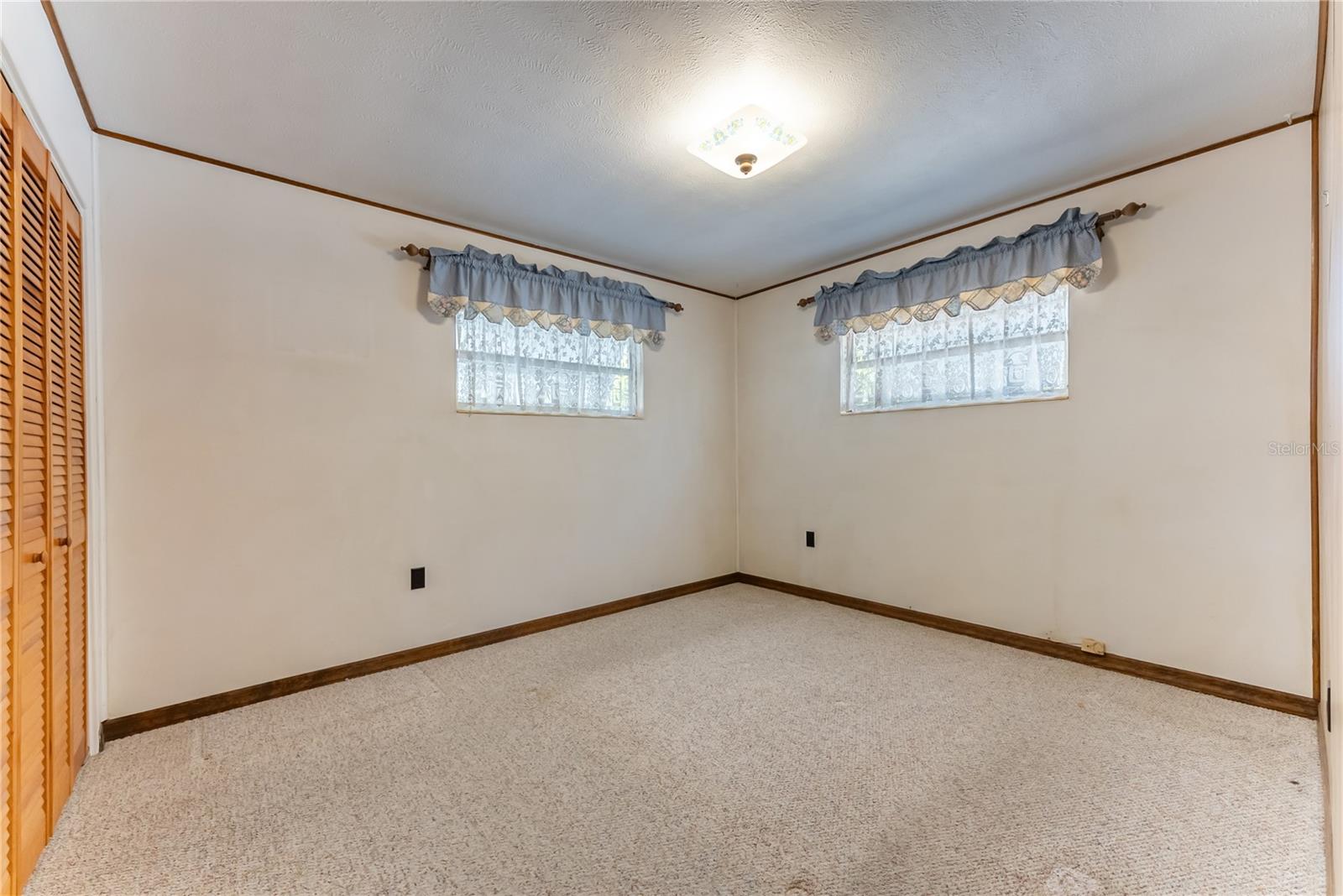 PEACH LAKE MANOR - Residential