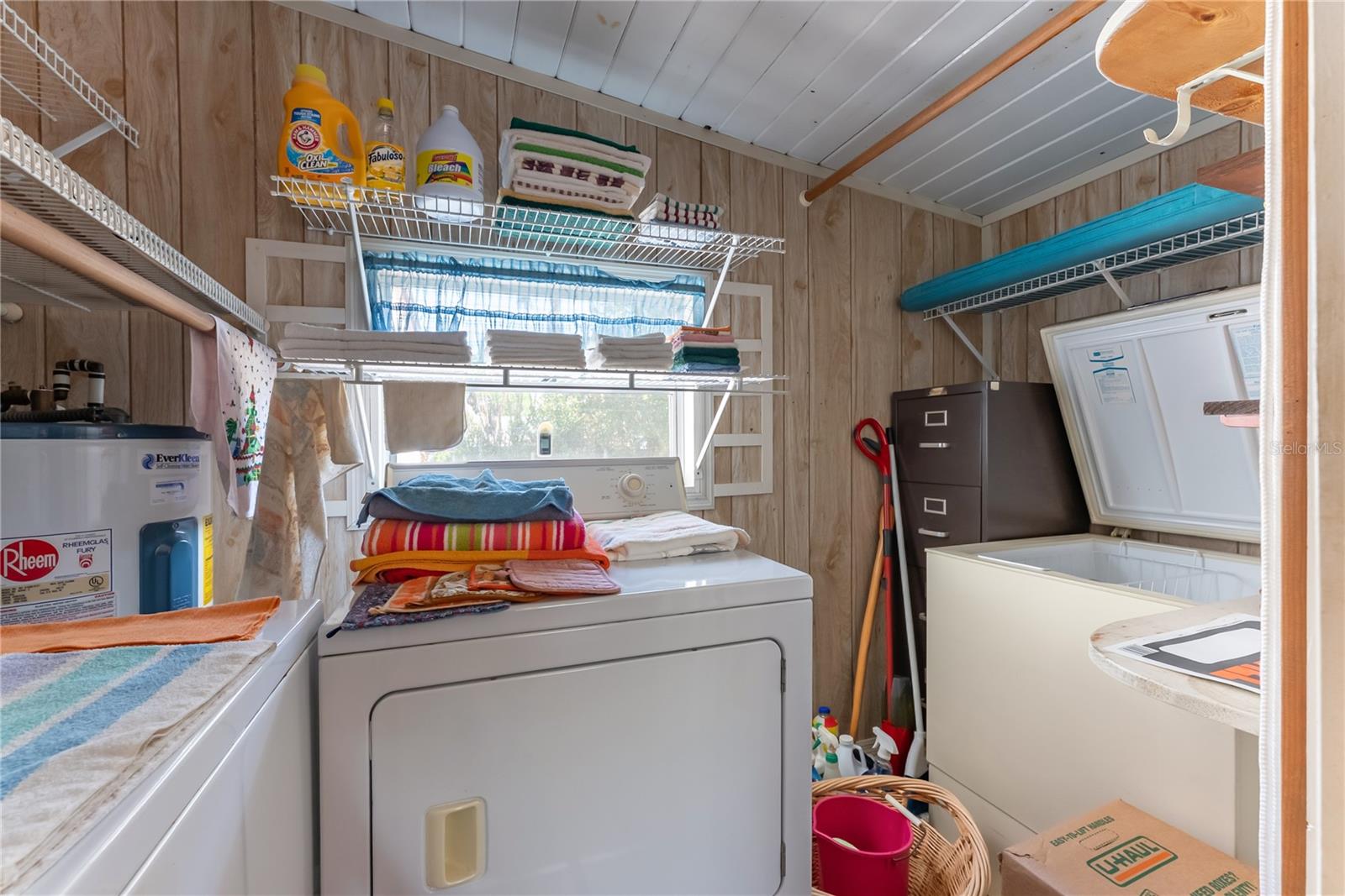 PEACH LAKE MANOR - Residential