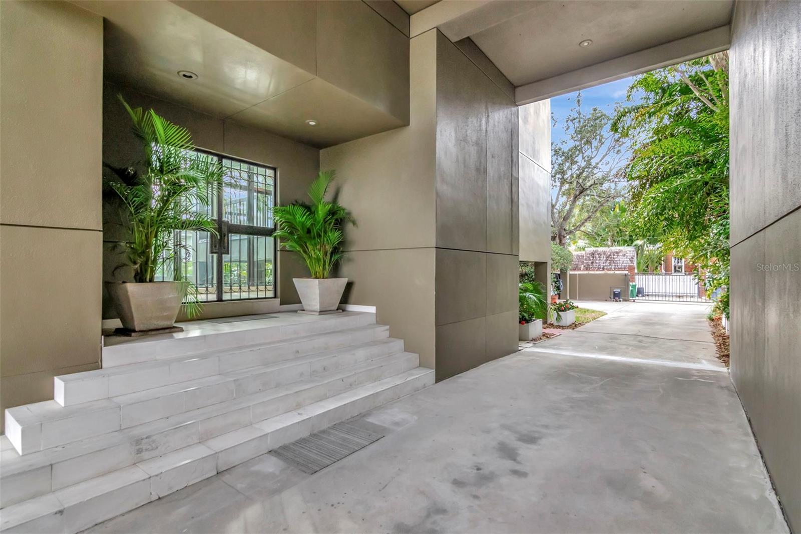 825 BAYSHORE BOULEVARD 1/2