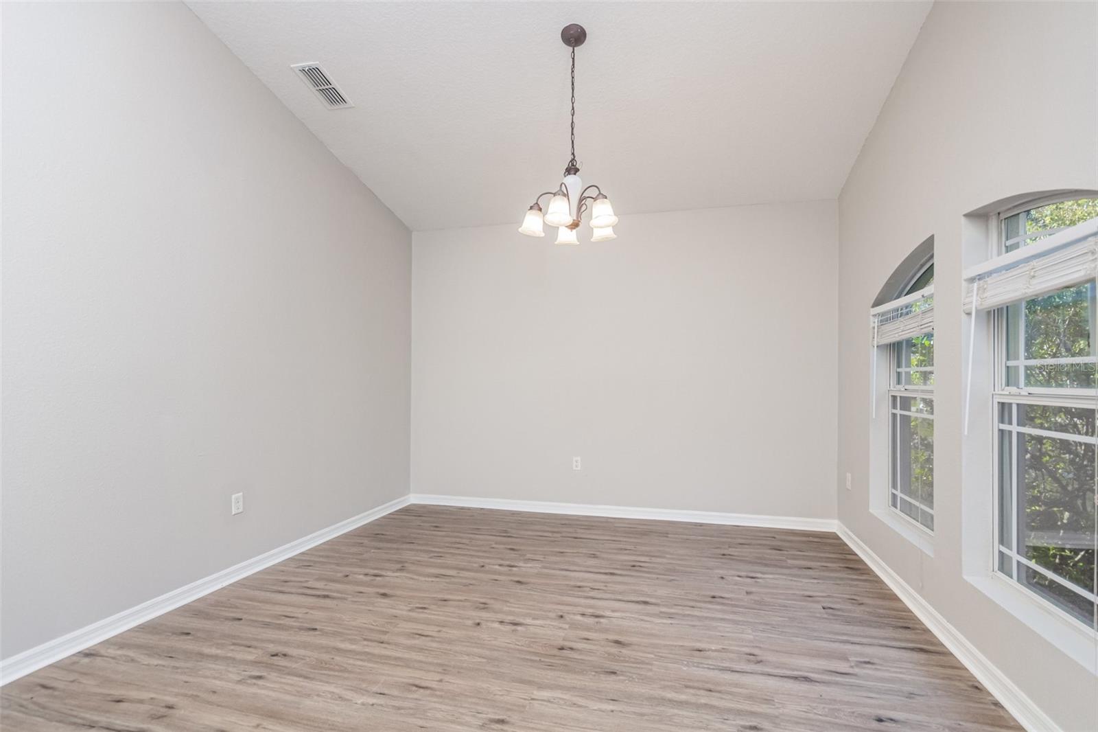 7220 RUNDLEWAY COURT