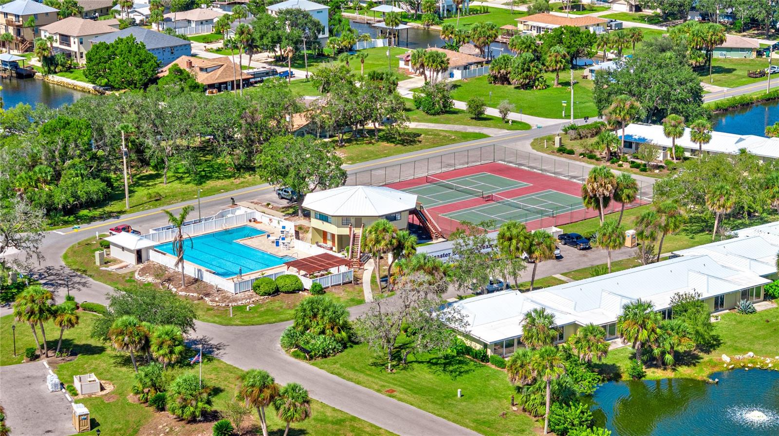 THE BAY VILLAS - Residential