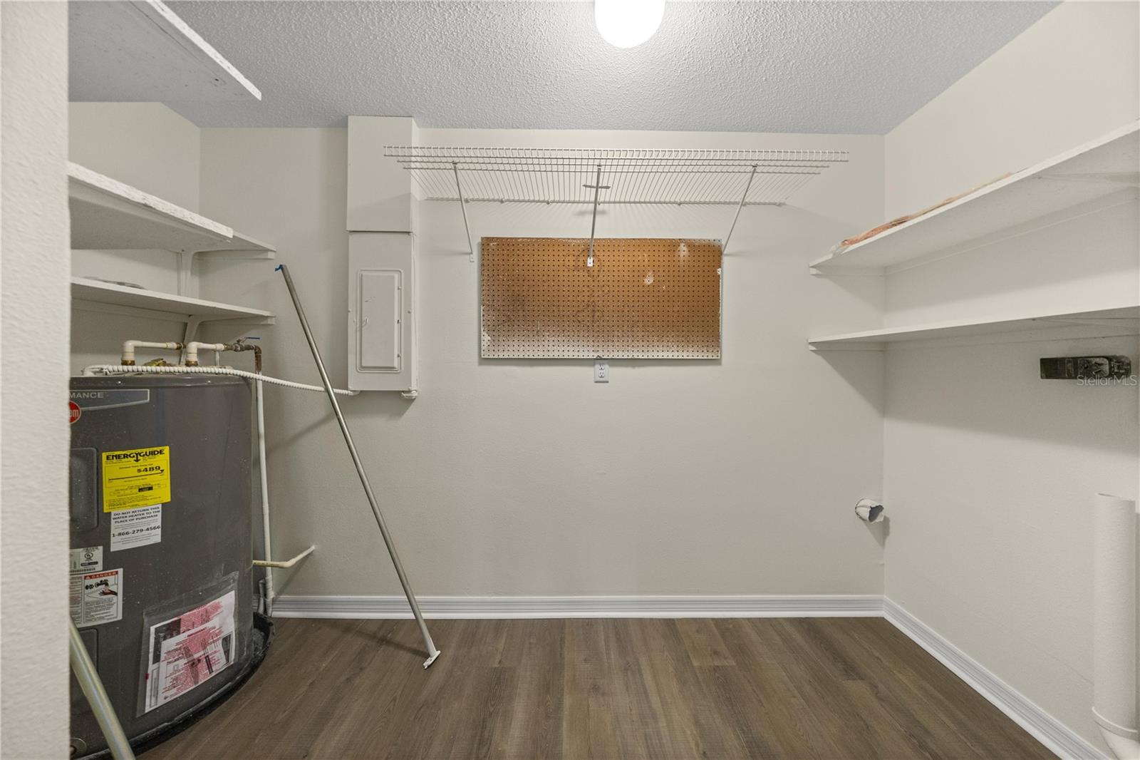 THE BAY VILLAS - Residential