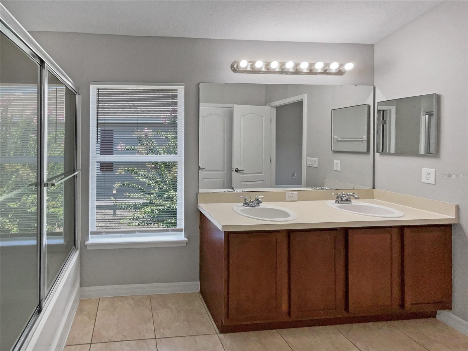 VILLAS/EAST PARK - Residential