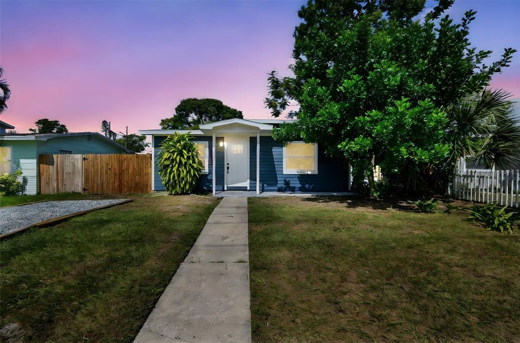 Photo of 4627 20th Avenue S, St Petersburg, FL 33711 (MLS # TB8438831)