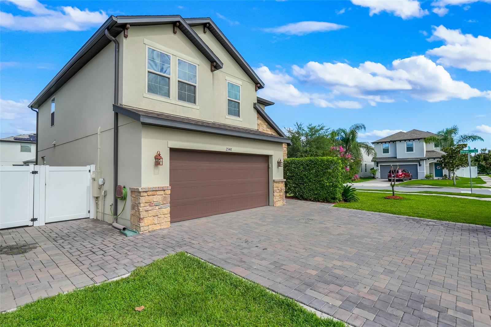2948 CREST DRIVE