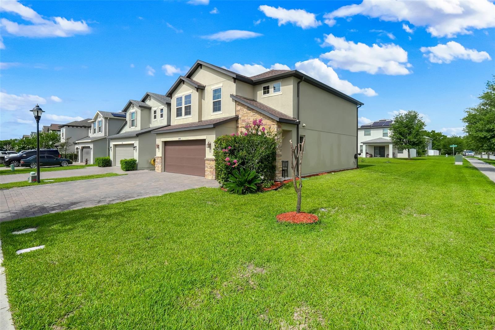 2948 CREST DRIVE
