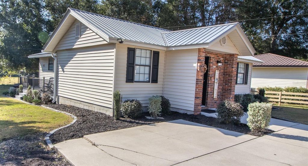 Photo of 2407 Leigh Terrace, Palatka, FL 32177 (MLS # GC535924)