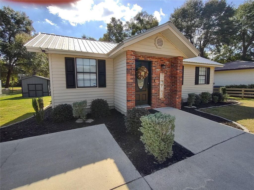 Photo of 2407 Leigh Terrace, Palatka, FL 32177 (MLS # GC535924)