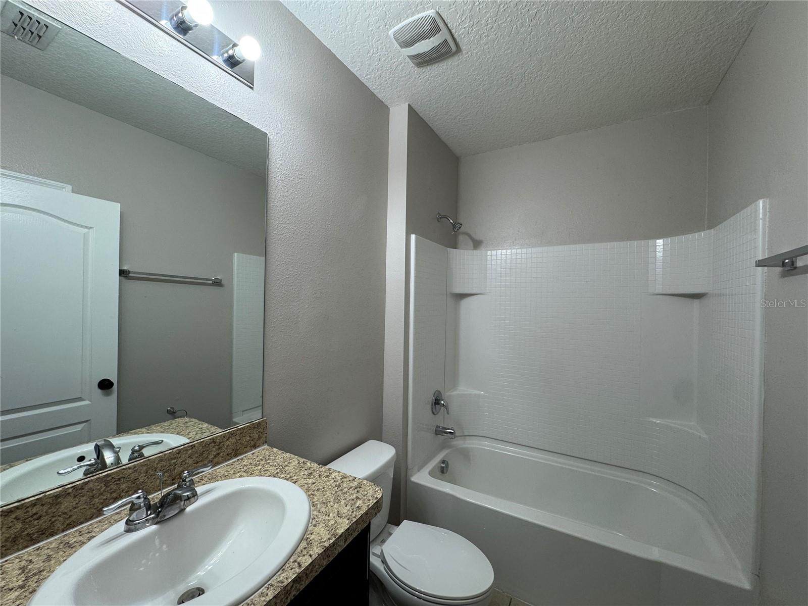 LAKESIDE LANDINGS PH 01 - Residential