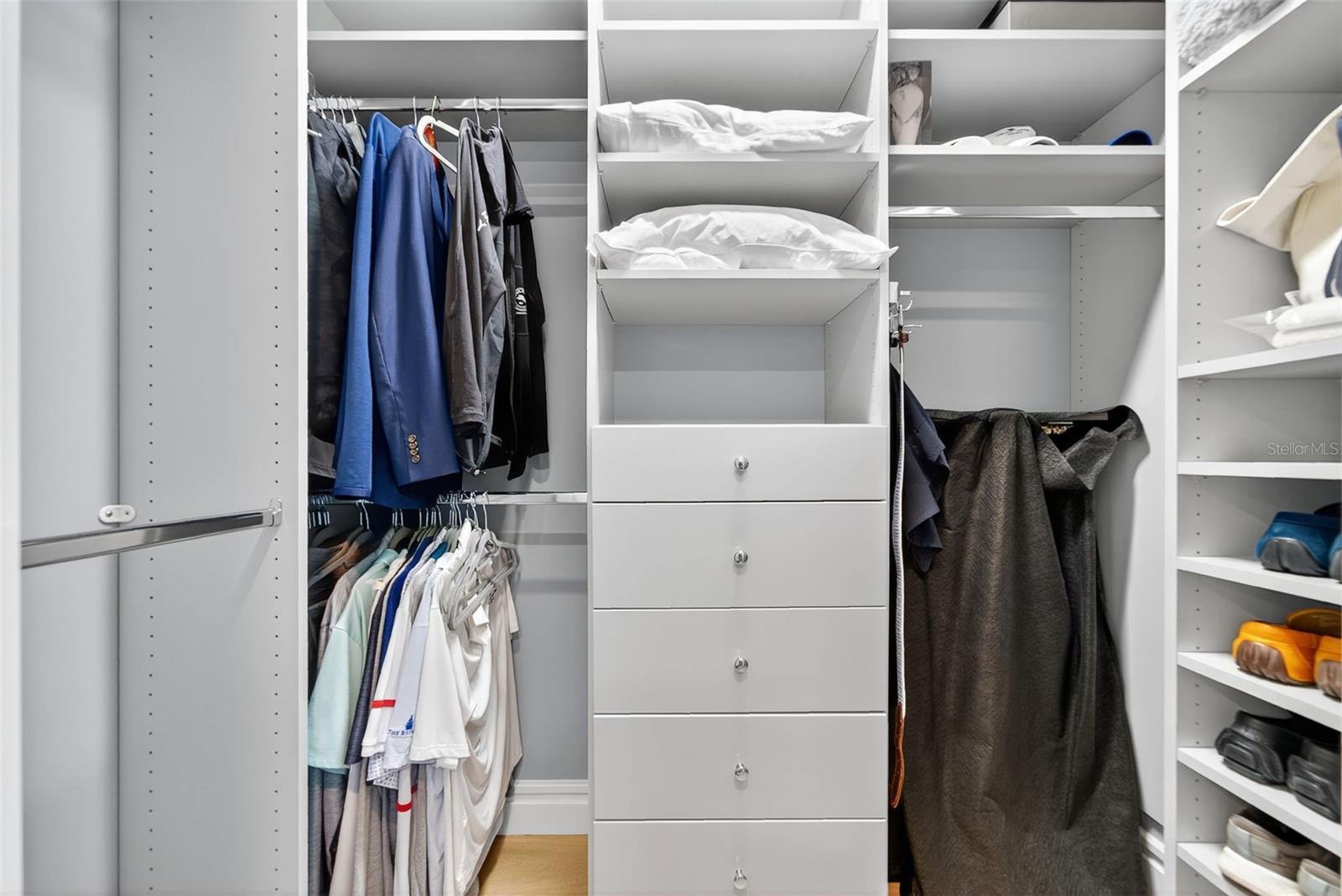 7 ONE ONE PALM - Residential