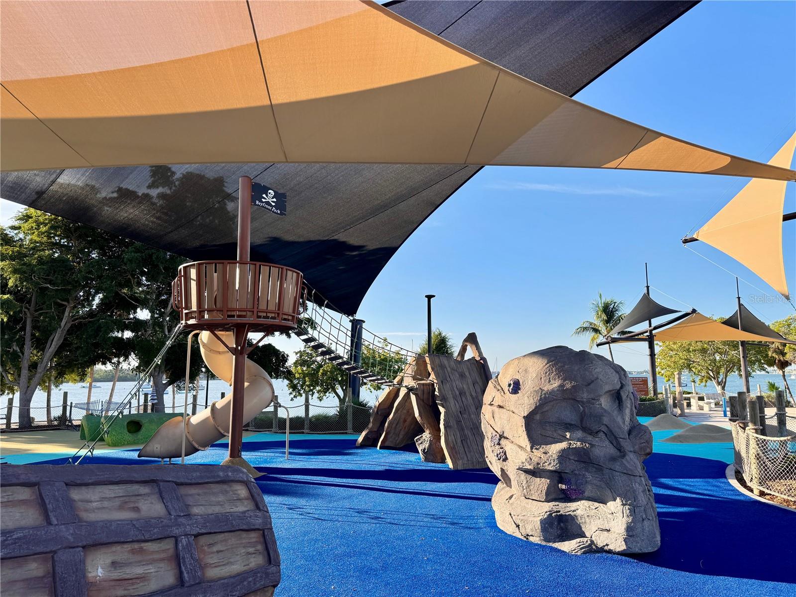 7 ONE ONE PALM - Residential