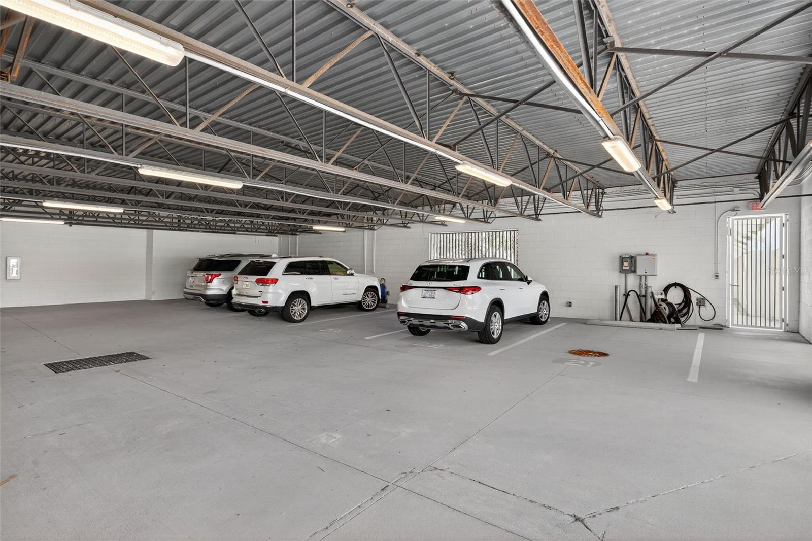 7 ONE ONE PALM - Residential