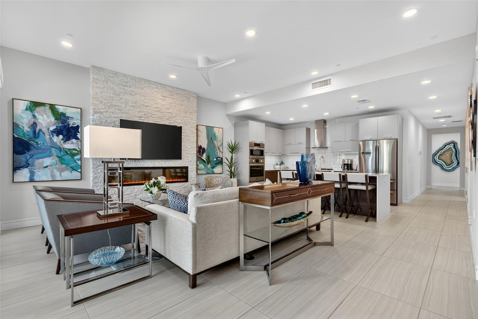 7 ONE ONE PALM - Residential