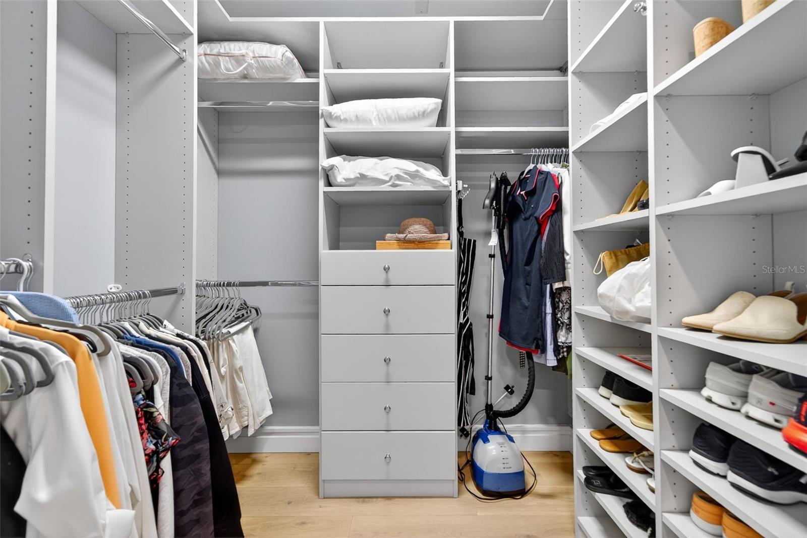 7 ONE ONE PALM - Residential