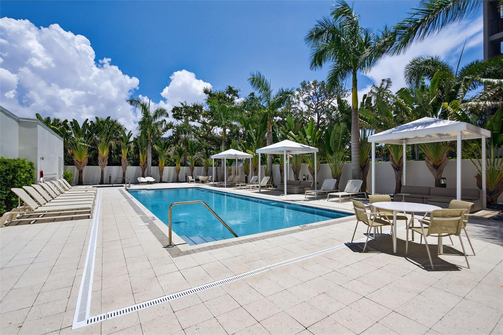 7 ONE ONE PALM - Residential