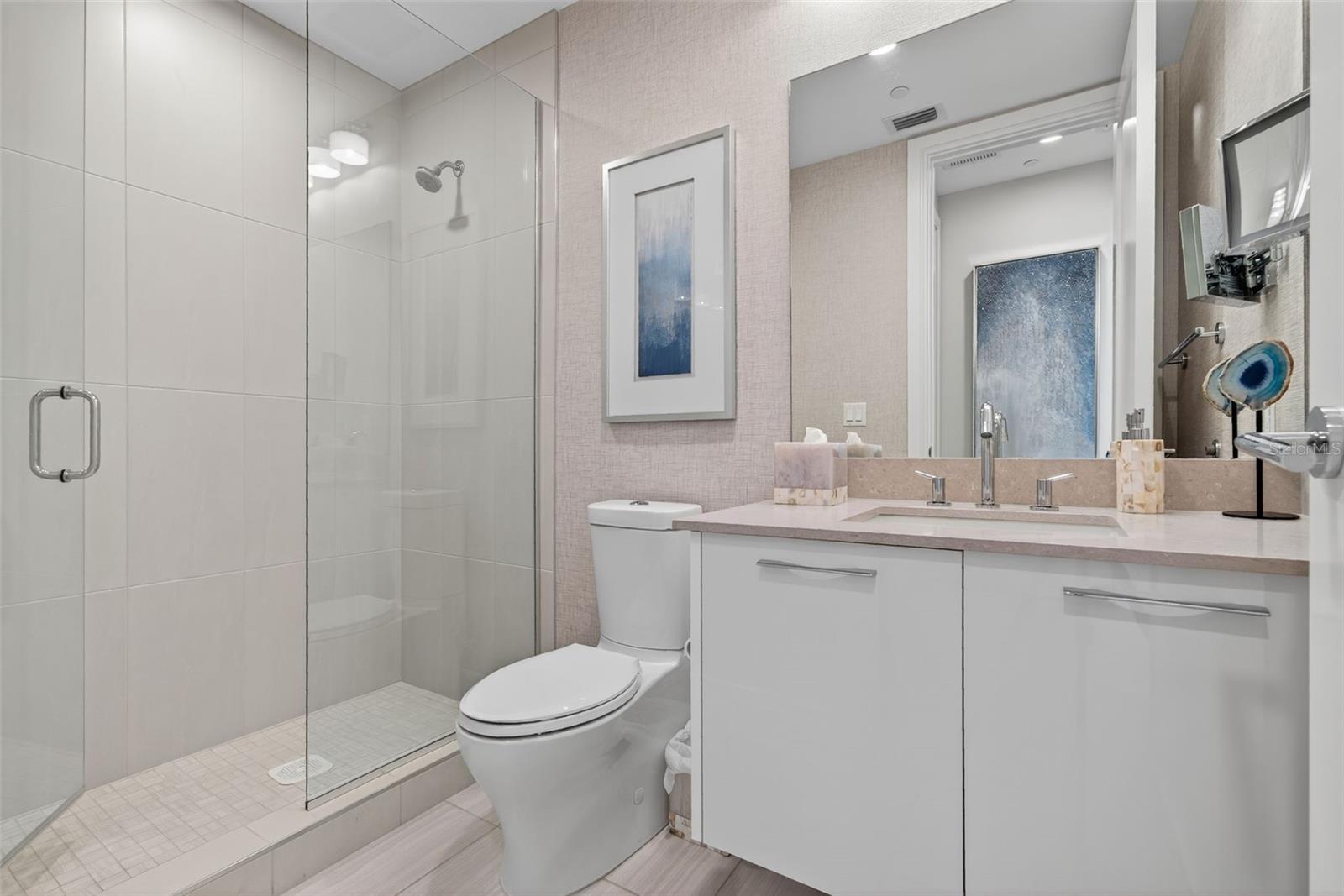 7 ONE ONE PALM - Residential