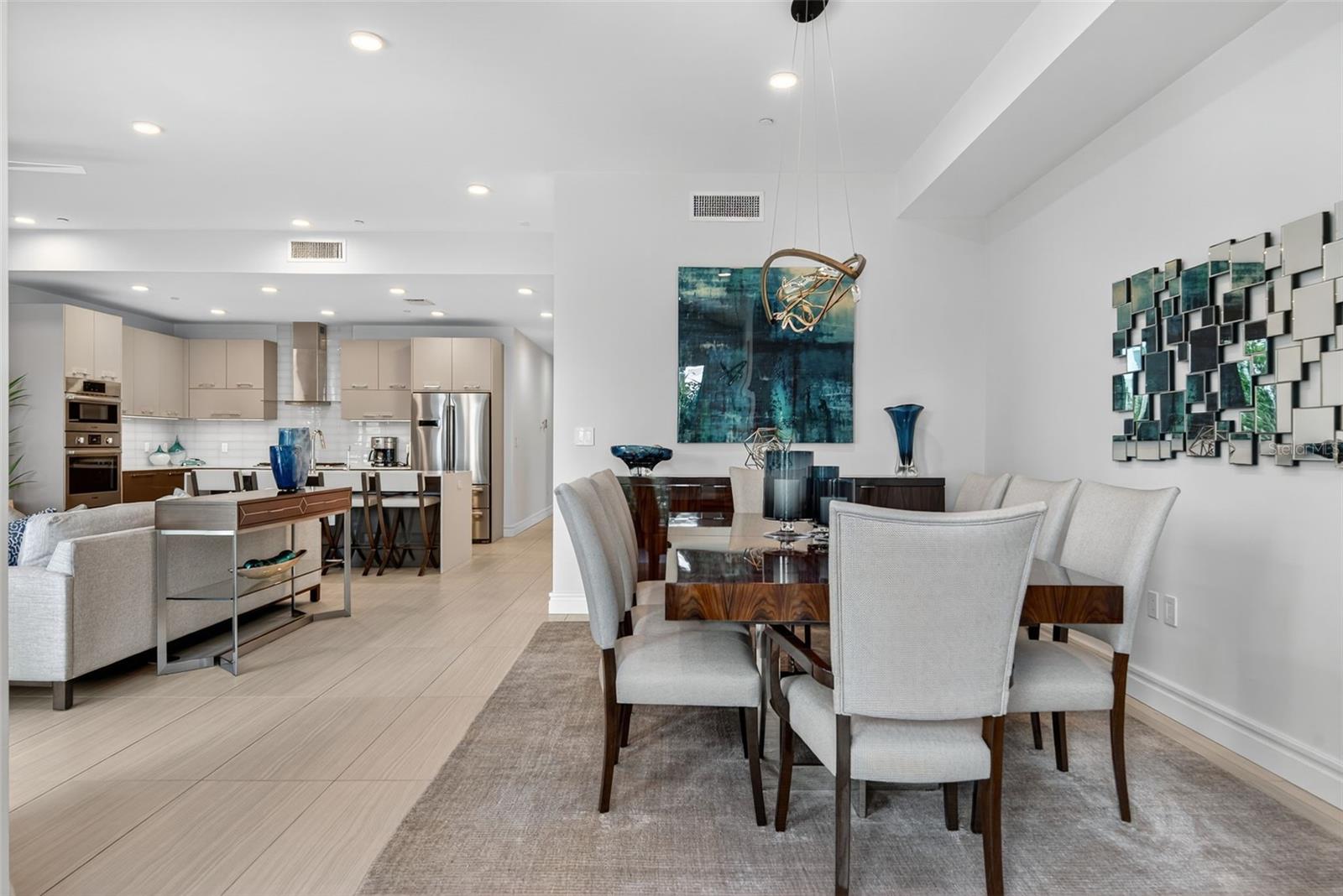 7 ONE ONE PALM - Residential