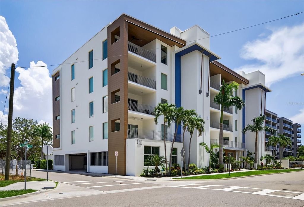 Photo of 711 S Palm Avenue #303, Sarasota, FL 34236 (MLS # A4666261)