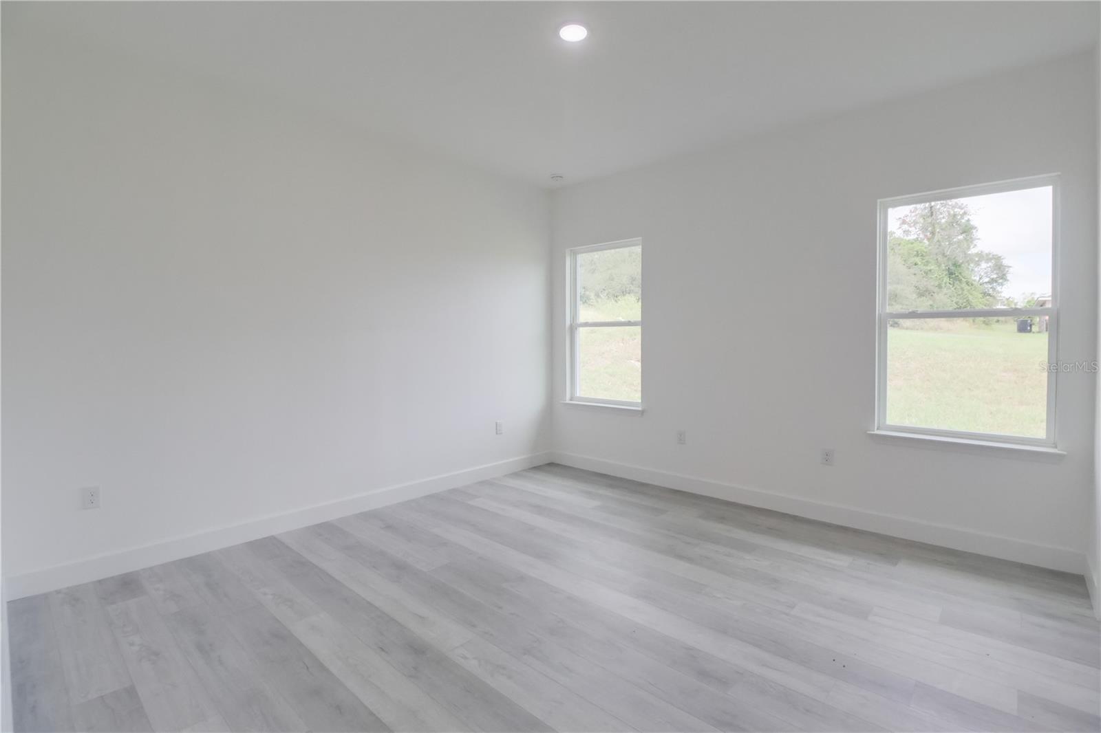 MARION OAKS UN 06 - Residential Lease