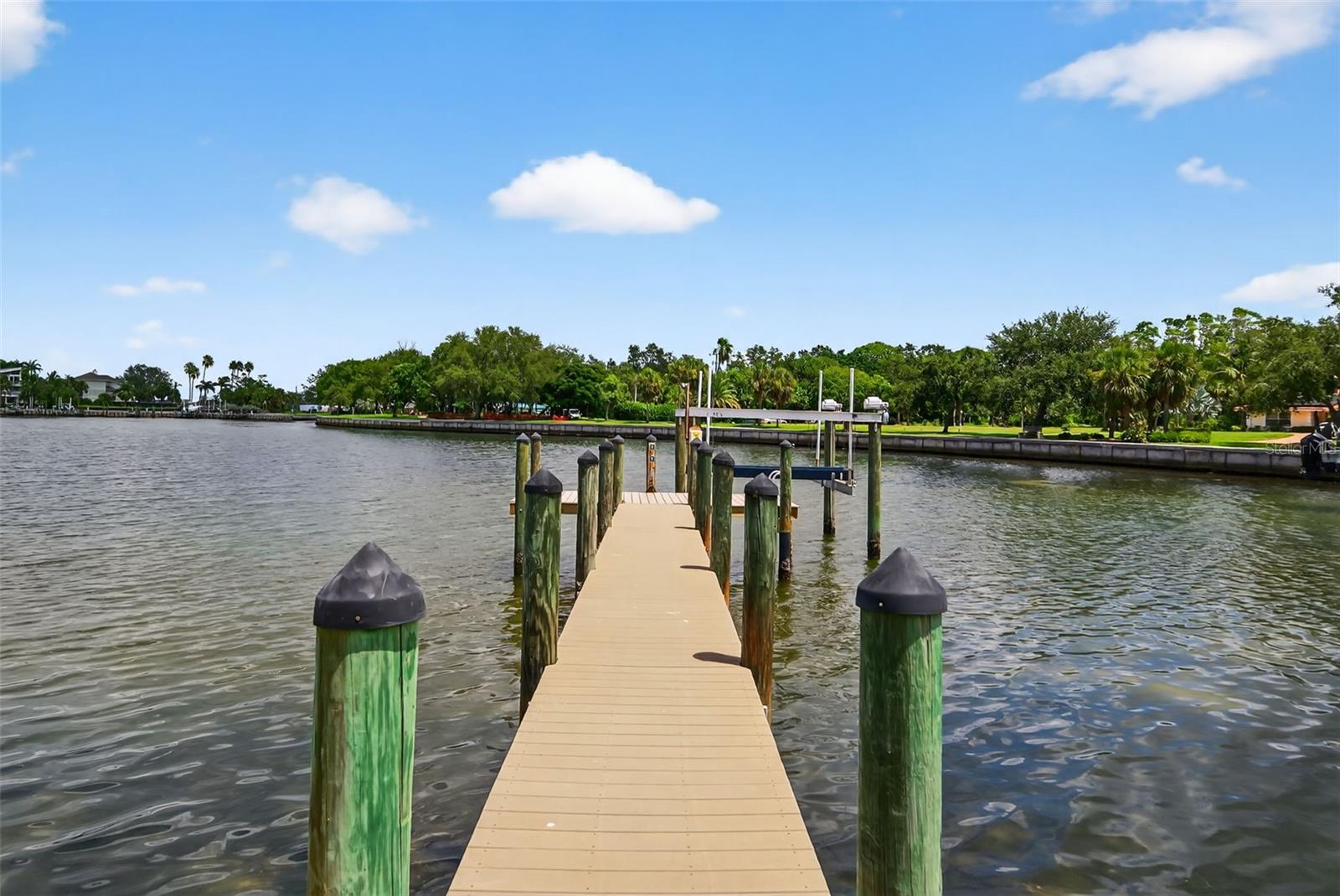 INDIAN BEACH - SAPPHIRE SHORES - Residential