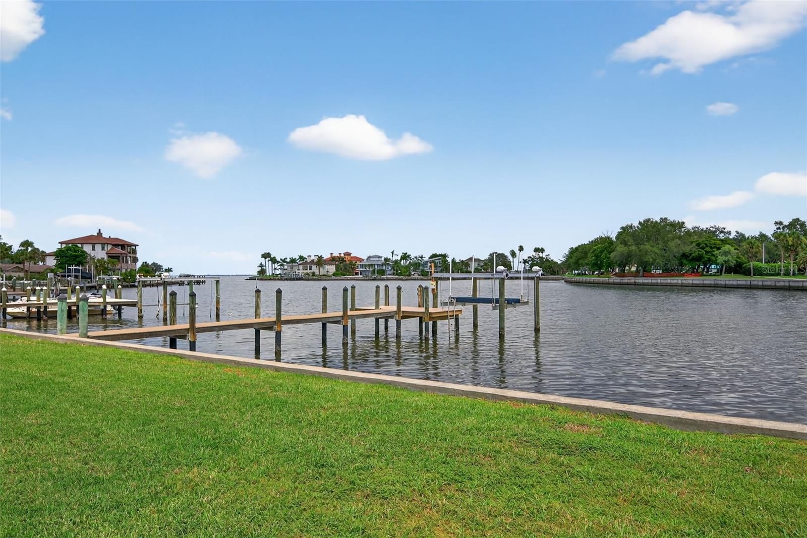 INDIAN BEACH - SAPPHIRE SHORES - Residential