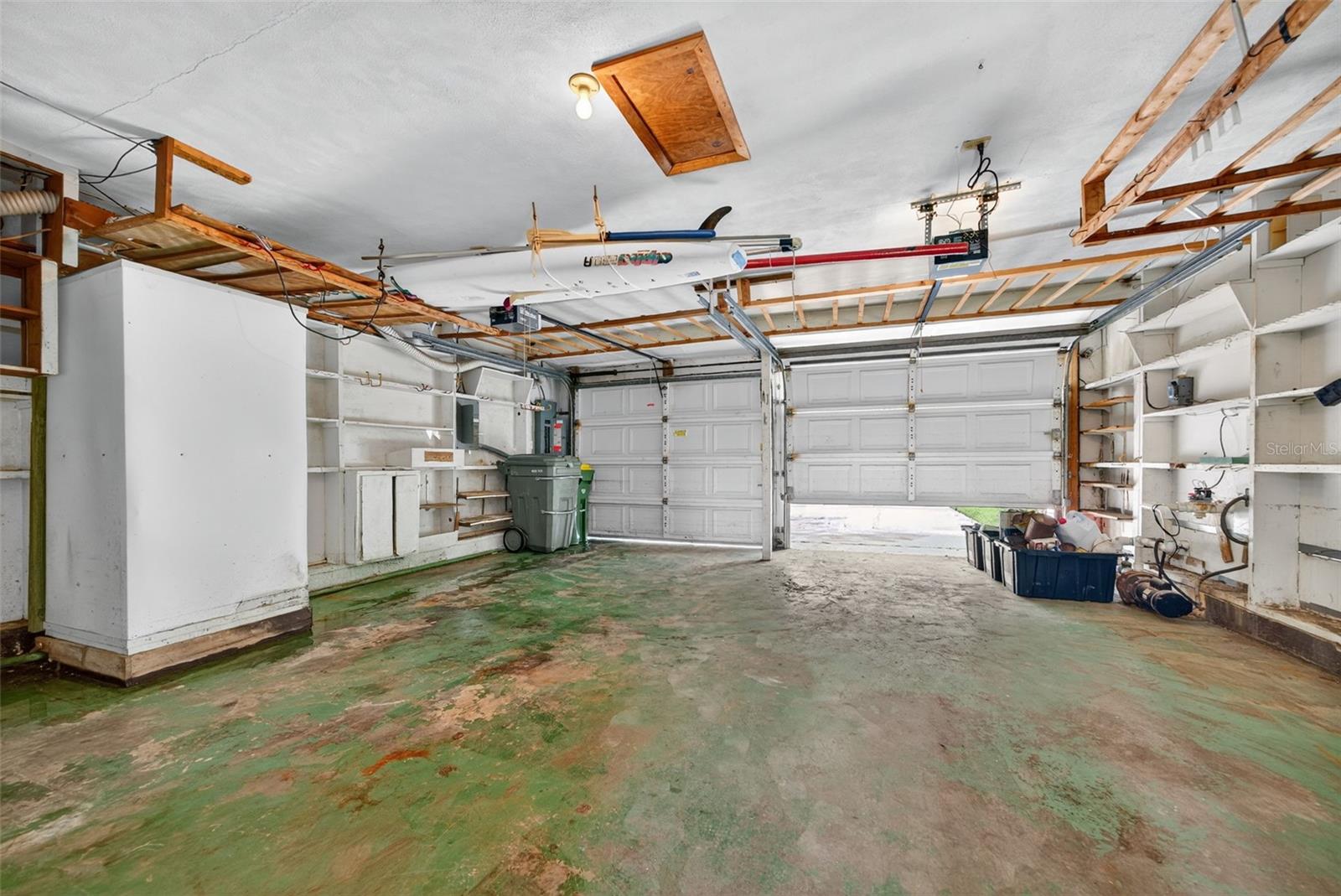 INDIAN BEACH - SAPPHIRE SHORES - Residential