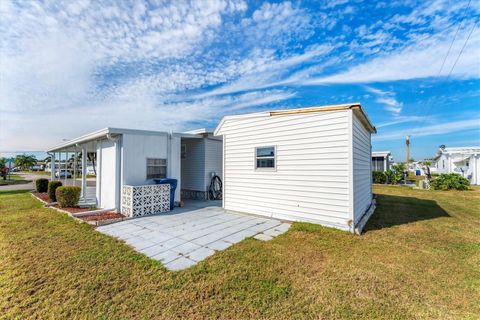 A home in ELLENTON