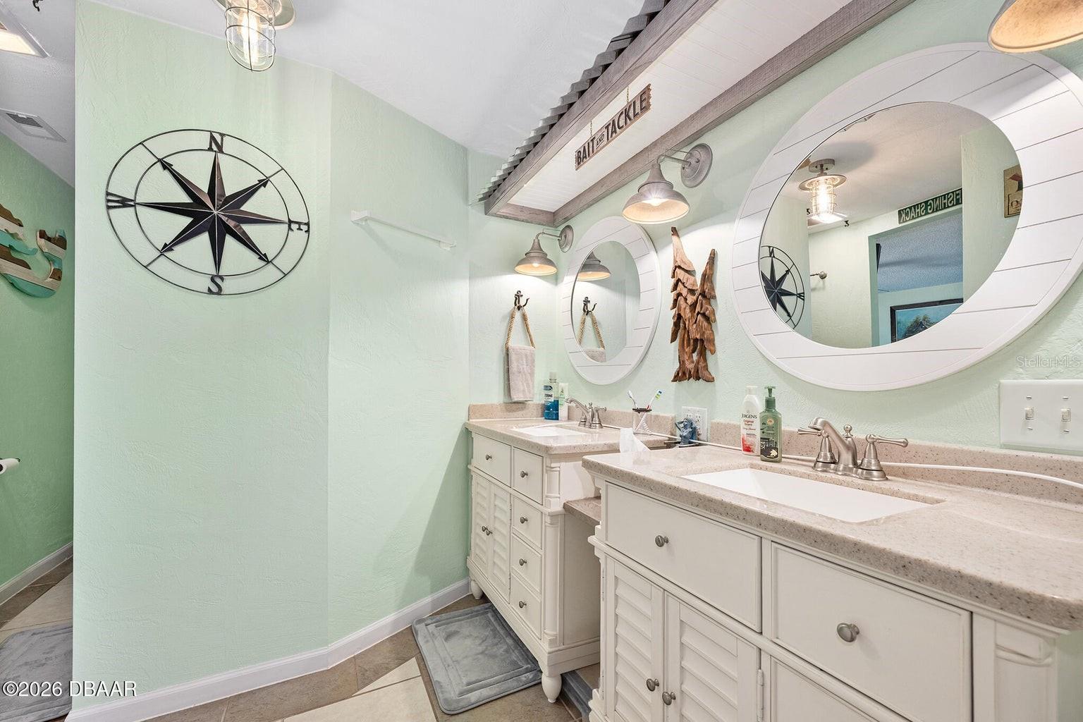 LIGHTHOUSE SHORES - Residential