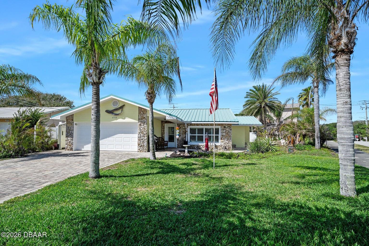 LIGHTHOUSE SHORES - Residential