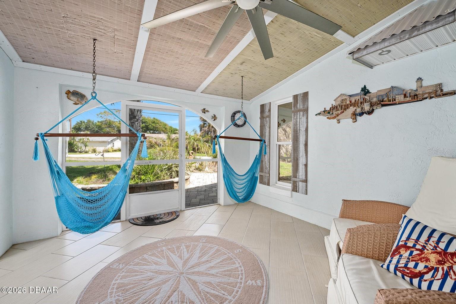 LIGHTHOUSE SHORES - Residential
