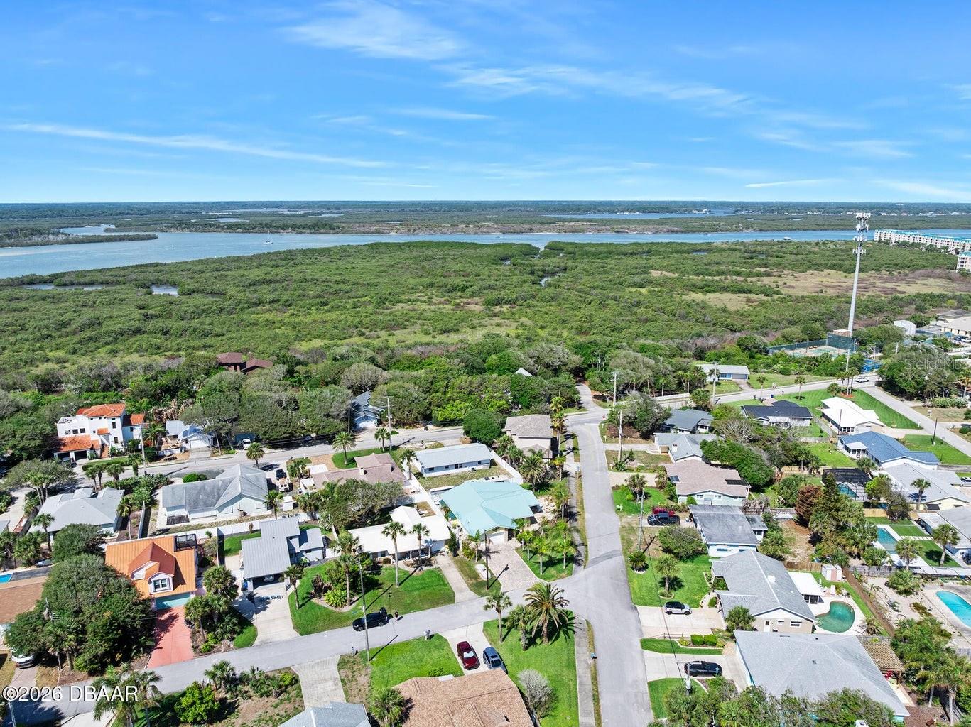 LIGHTHOUSE SHORES - Residential