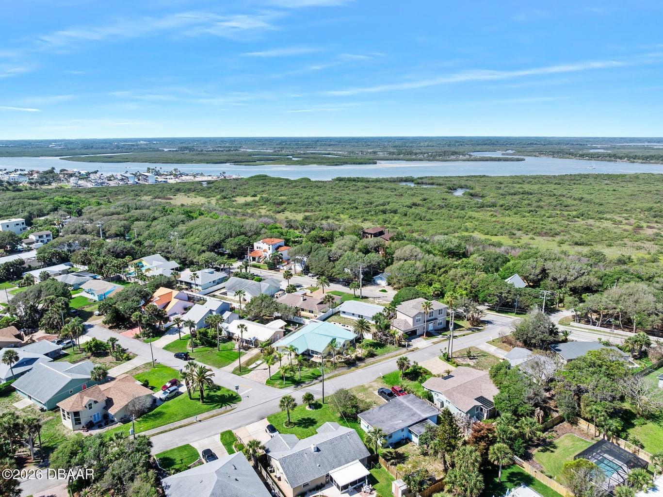 LIGHTHOUSE SHORES - Residential