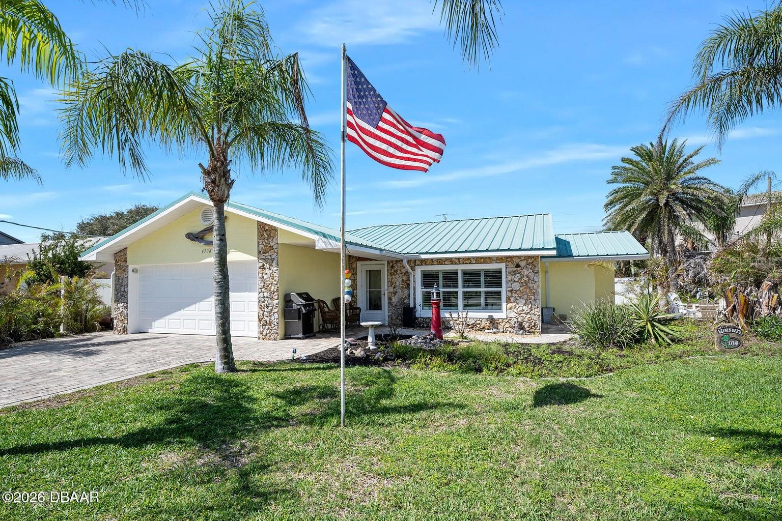 LIGHTHOUSE SHORES - Residential