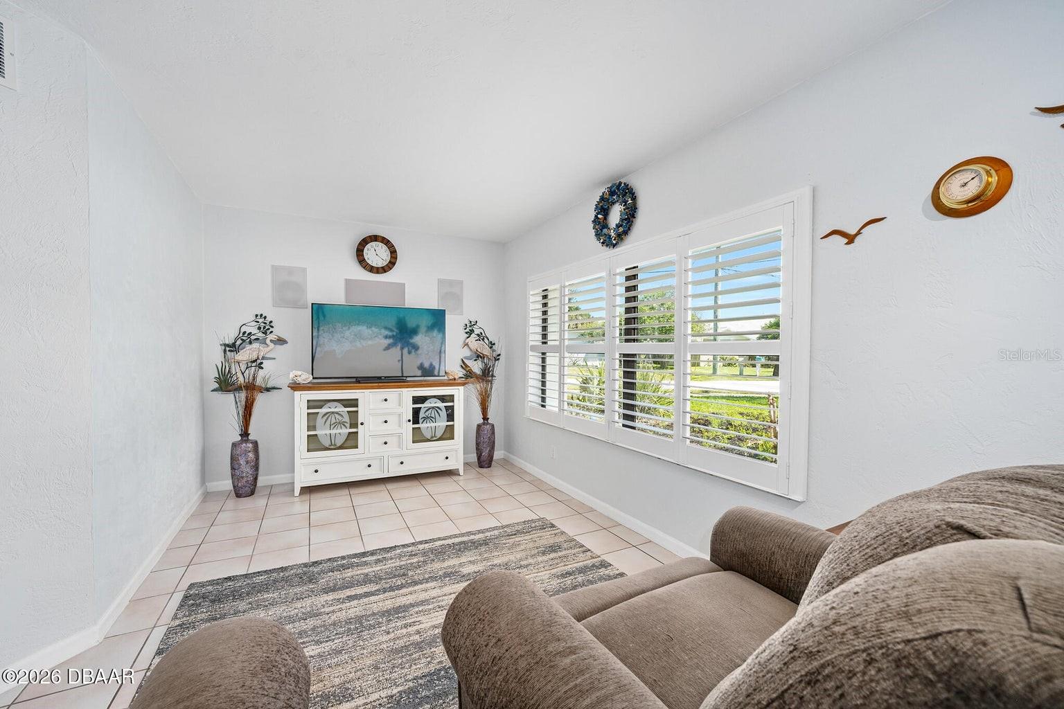 LIGHTHOUSE SHORES - Residential