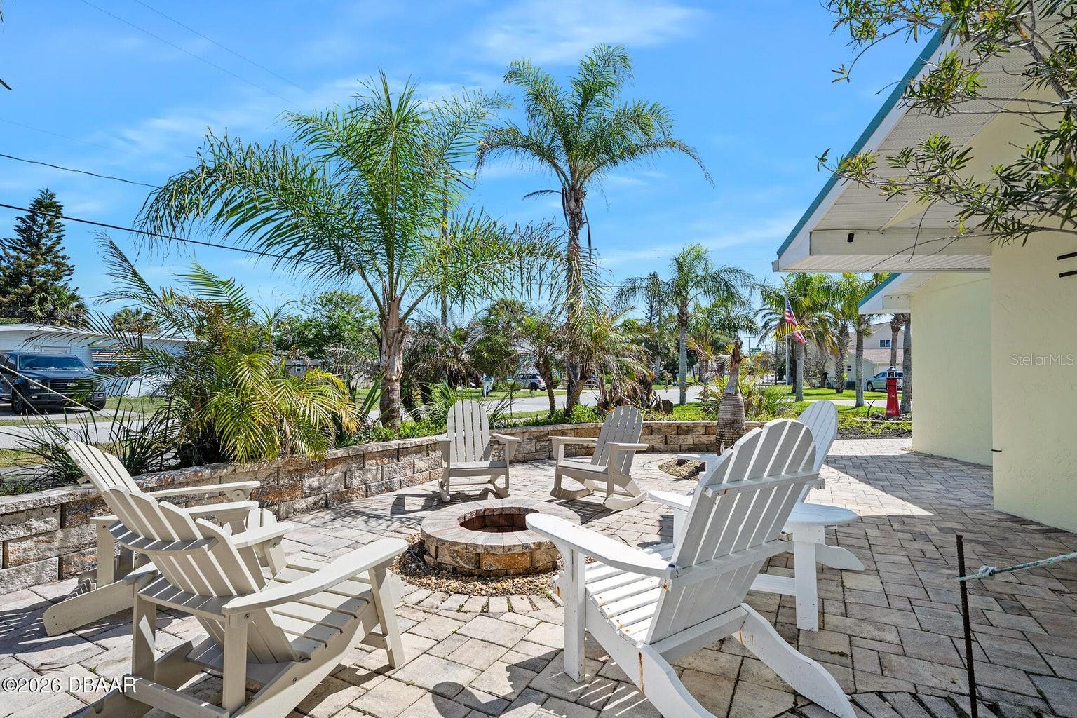 LIGHTHOUSE SHORES - Residential