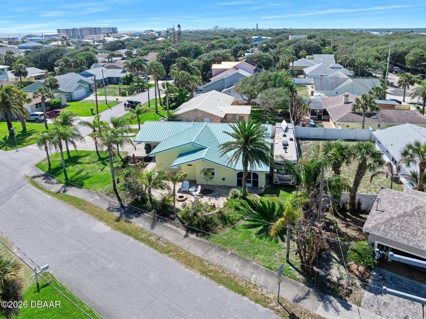 LIGHTHOUSE SHORES - Residential