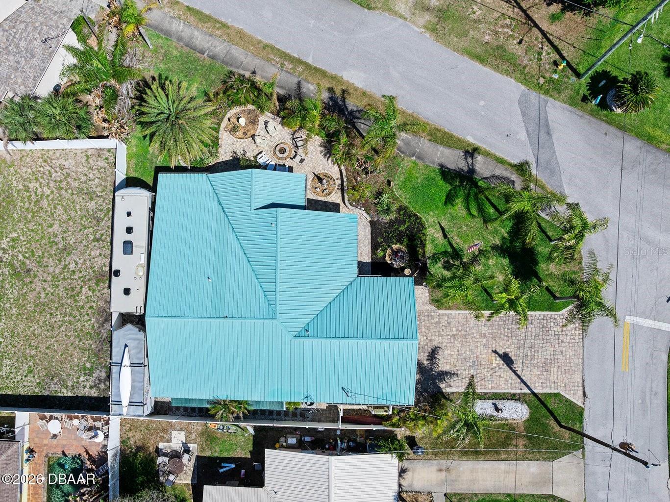 LIGHTHOUSE SHORES - Residential