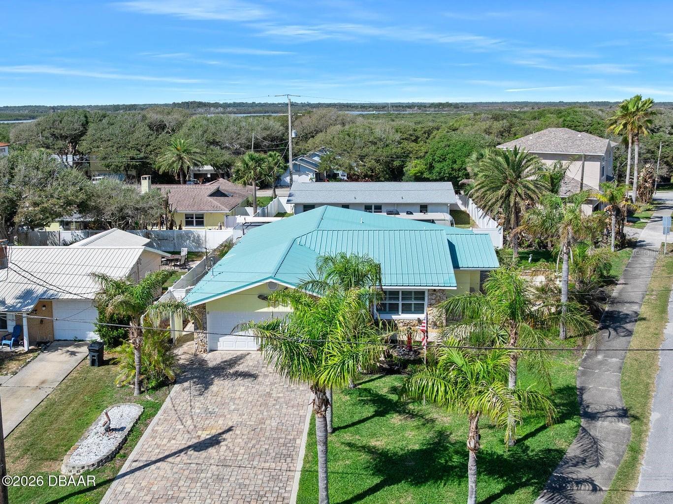 LIGHTHOUSE SHORES - Residential
