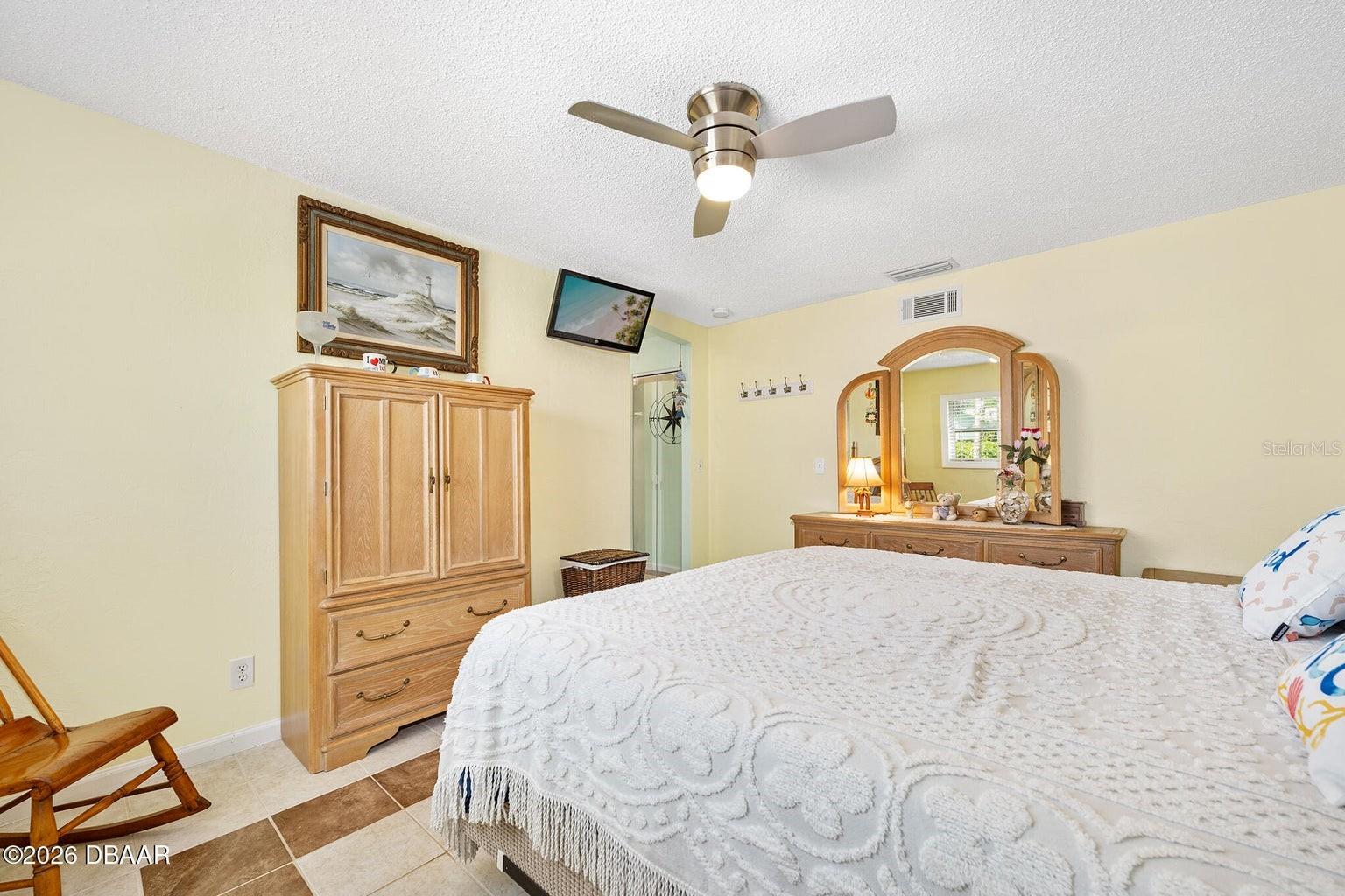 LIGHTHOUSE SHORES - Residential