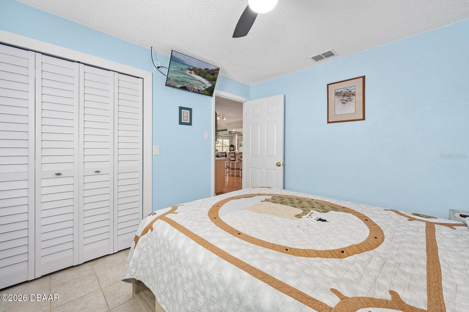 LIGHTHOUSE SHORES - Residential