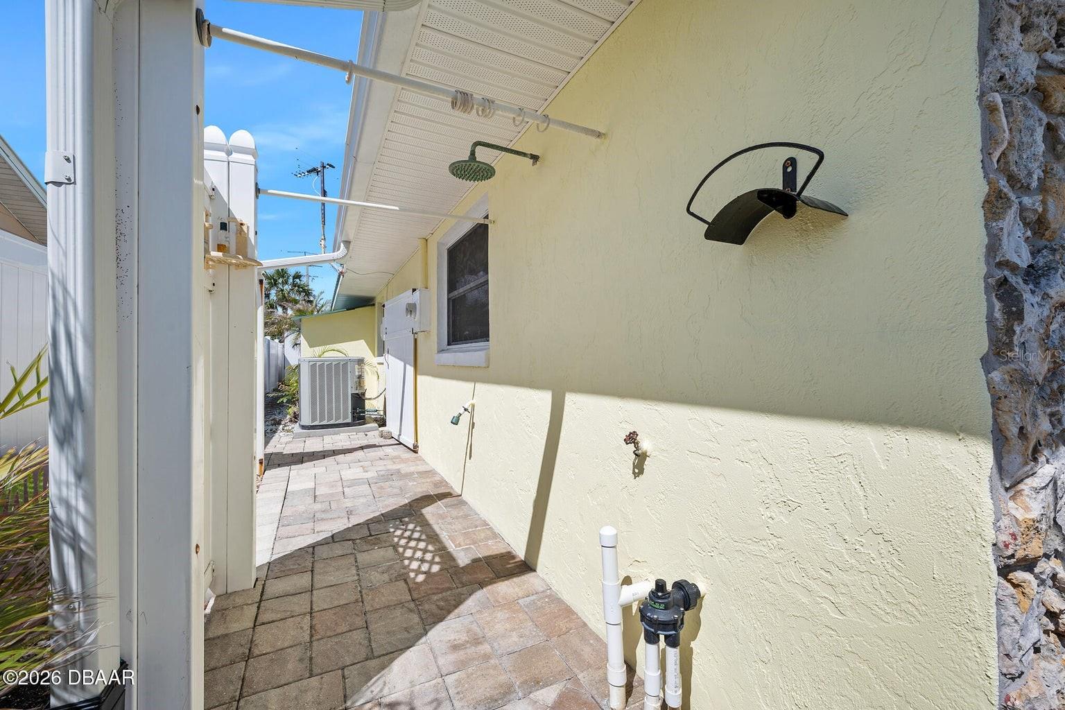 LIGHTHOUSE SHORES - Residential