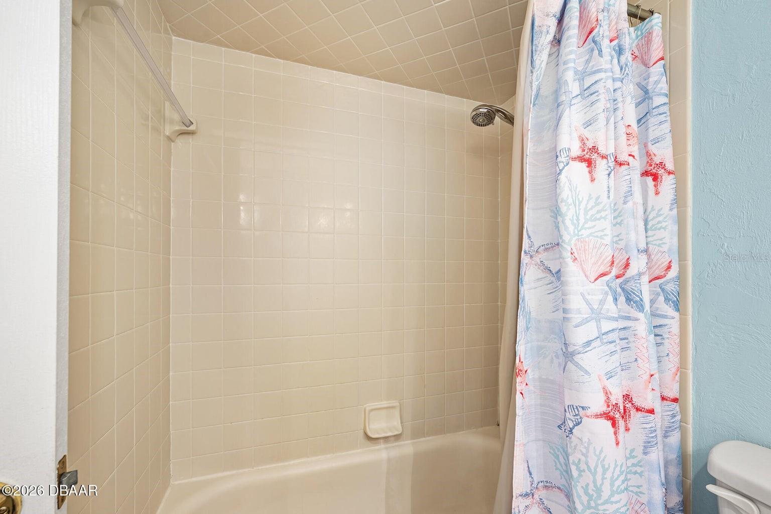 LIGHTHOUSE SHORES - Residential