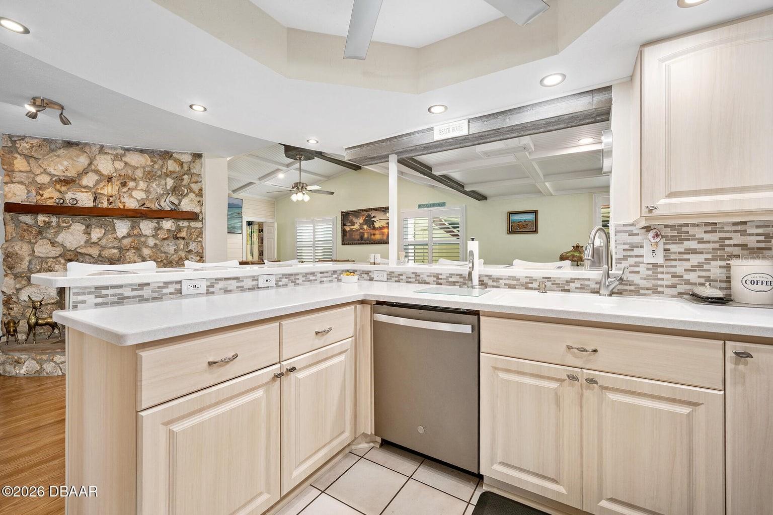 LIGHTHOUSE SHORES - Residential