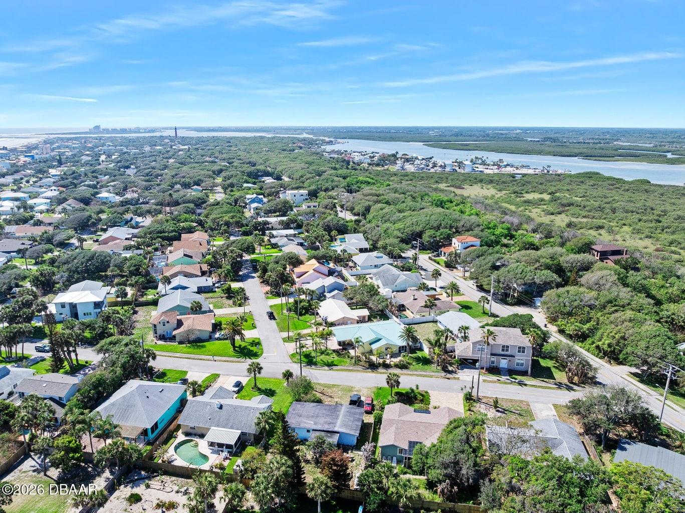 LIGHTHOUSE SHORES - Residential