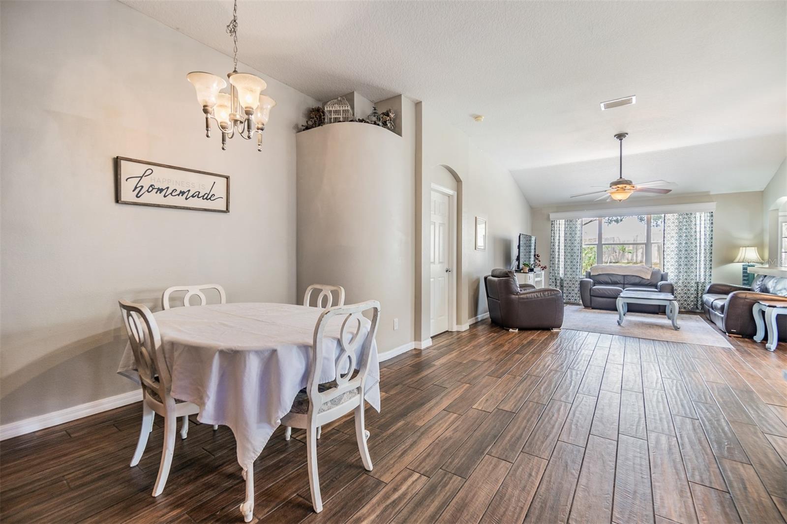 9712 WHITE BARN WAY
