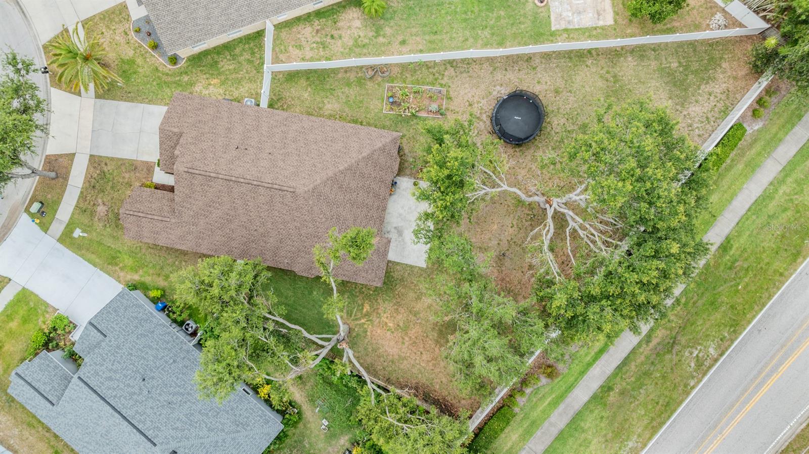 9712 WHITE BARN WAY