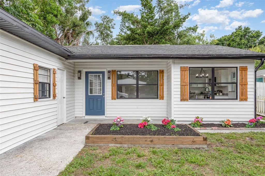 Photo of 2916 Hawthorne Street, Sarasota, FL 34239 (MLS # A4663312)