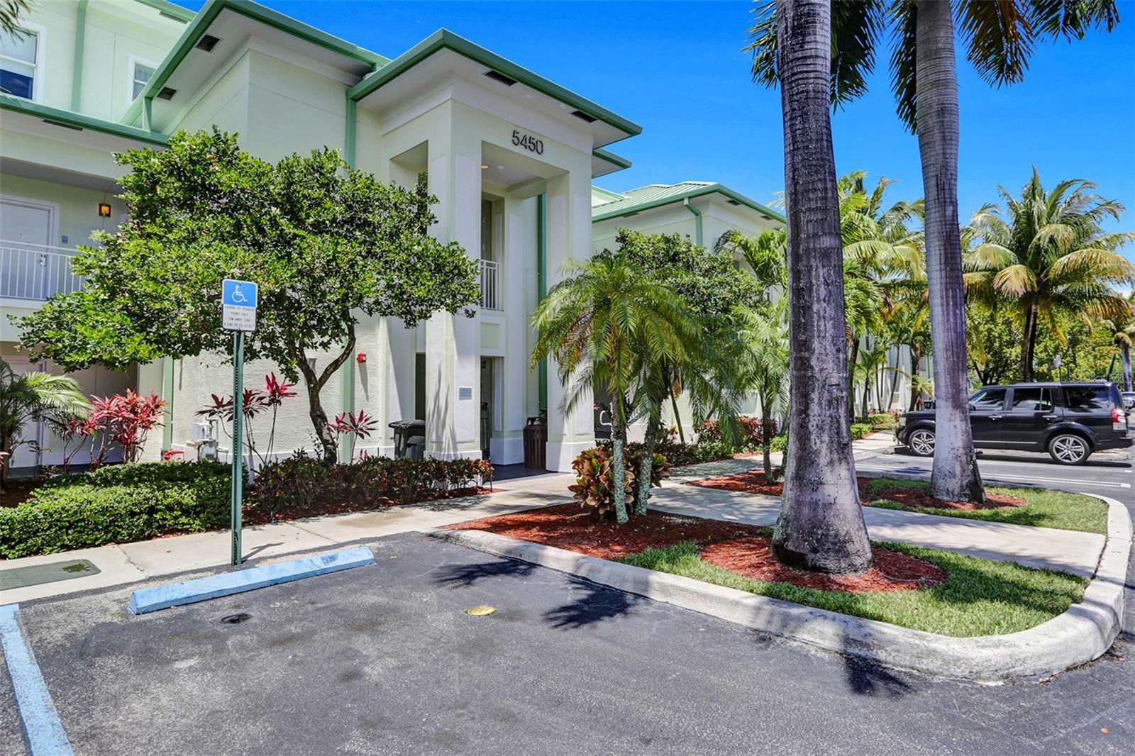 5300 NW 87TH AVENUE 511, MIAMI, FL, 33178/$75,000 2 5300 NW 87TH AVENUE 511