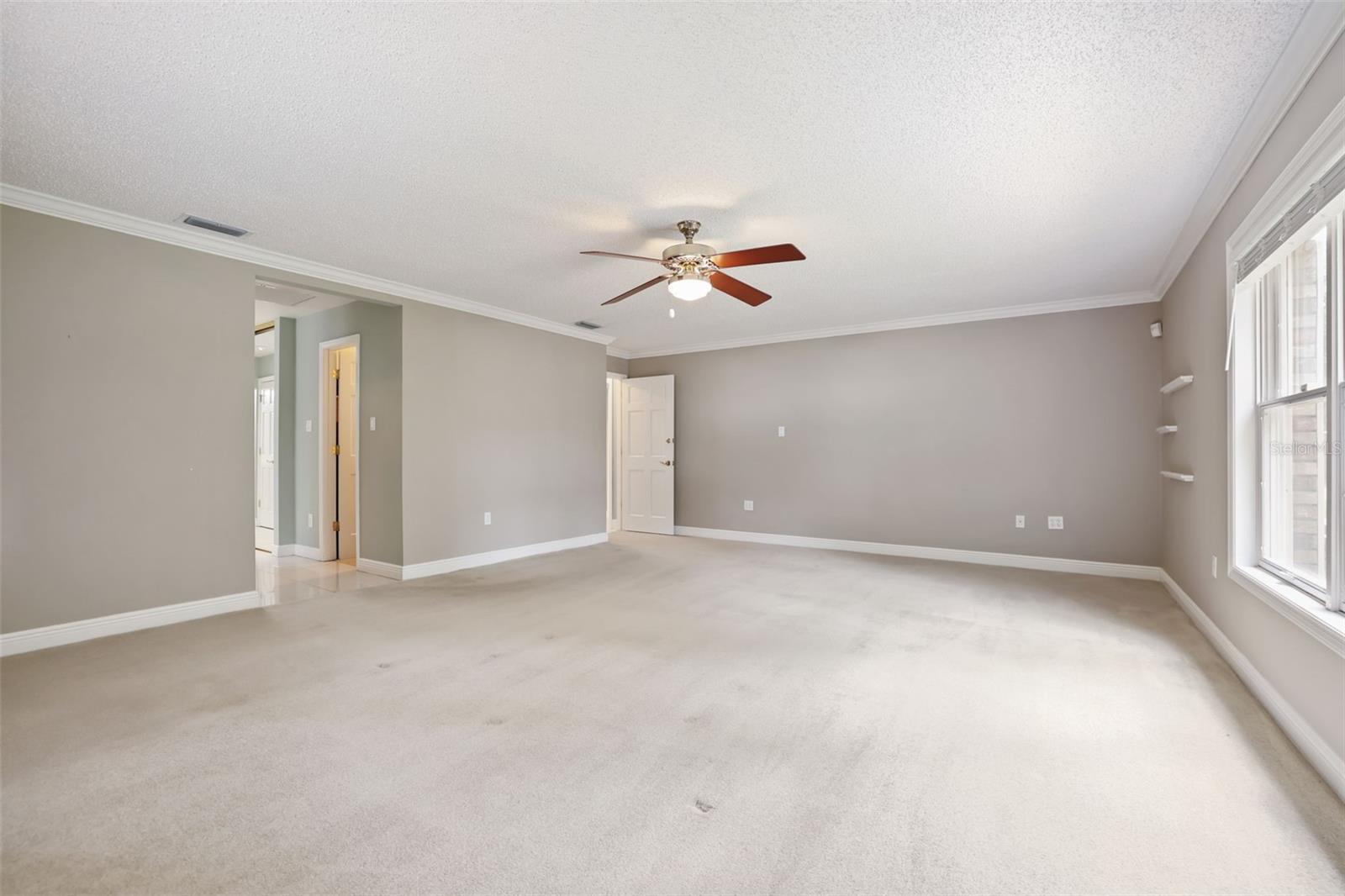 COUNTRY LAKES - Residential