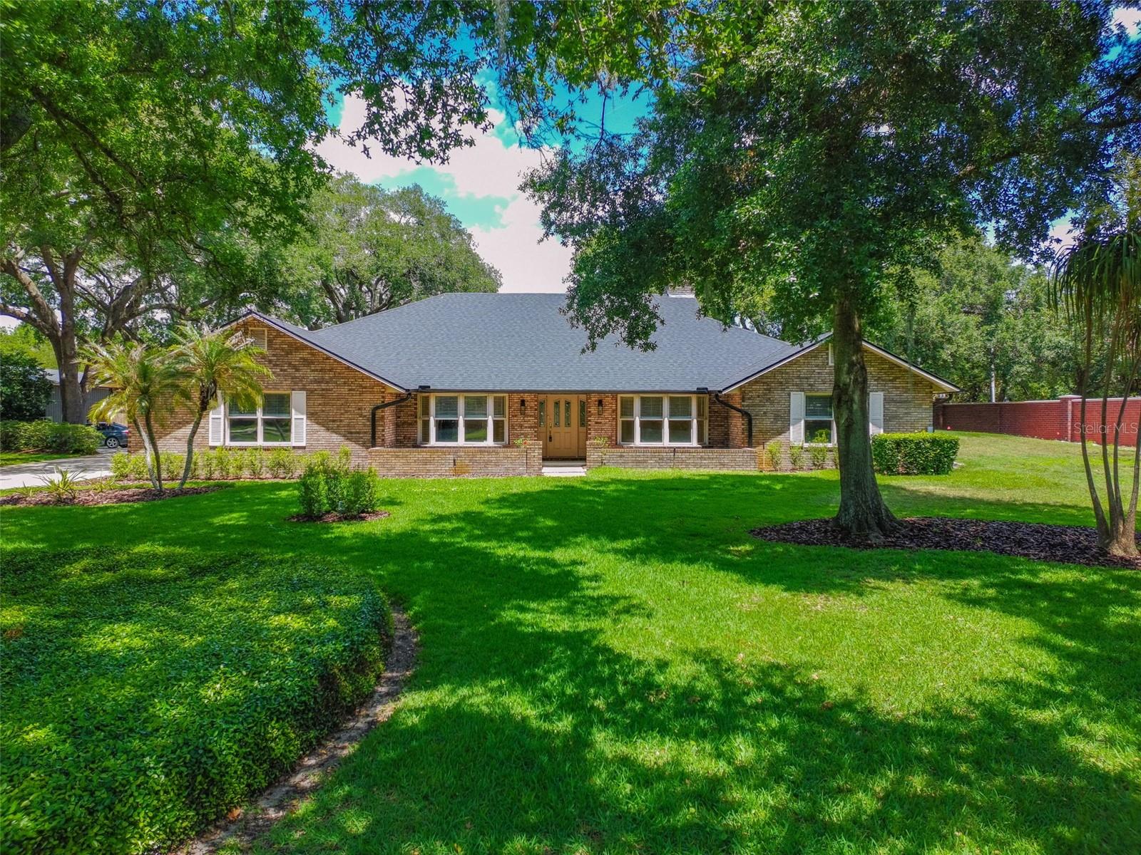 COUNTRY LAKES - Residential
